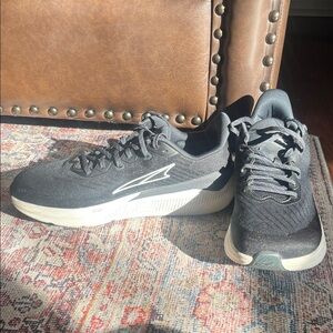 Altra Men's Black and White Athletic Shoes | Size 10.5